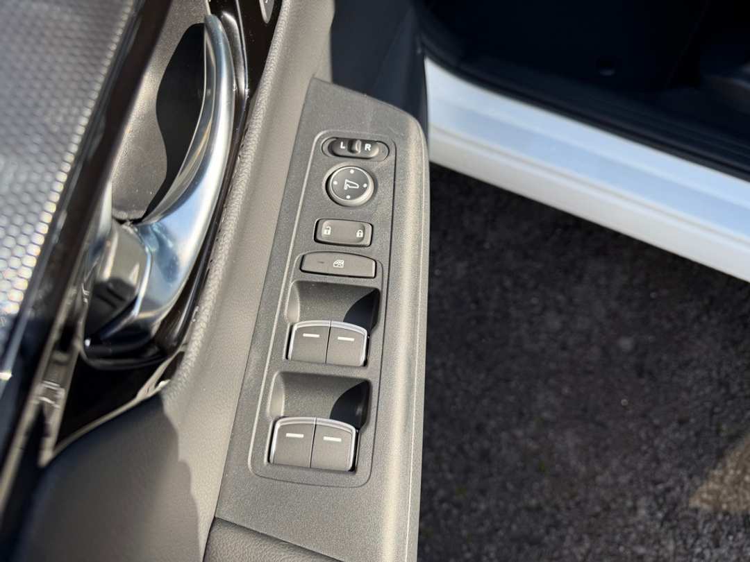 2026 Honda CR-V Sport Touring - Image 15