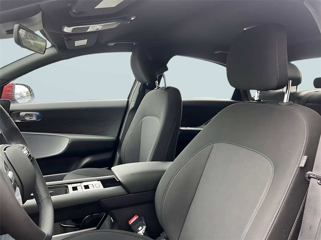 2025 Hyundai Ioniq 6 SE - Image 12