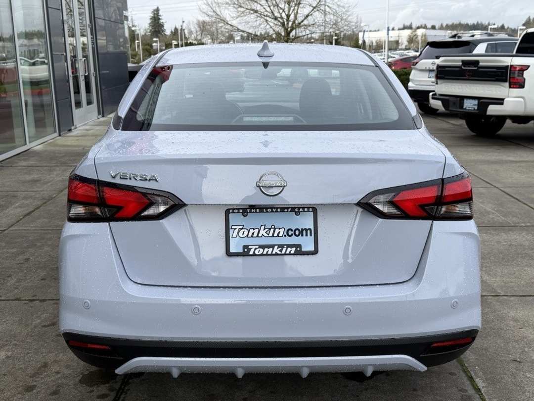 2025 Nissan Versa 1.6 SV - Image 9