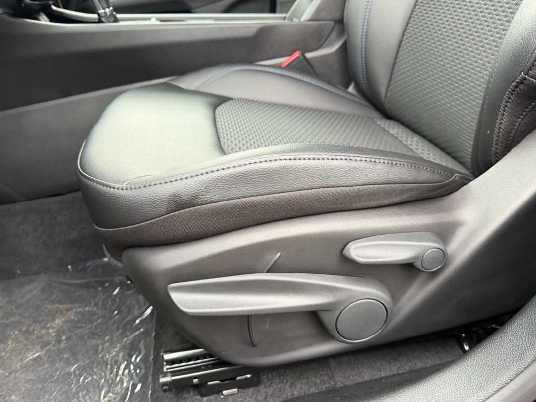 2026 Jeep Compass Latitude - Image 14