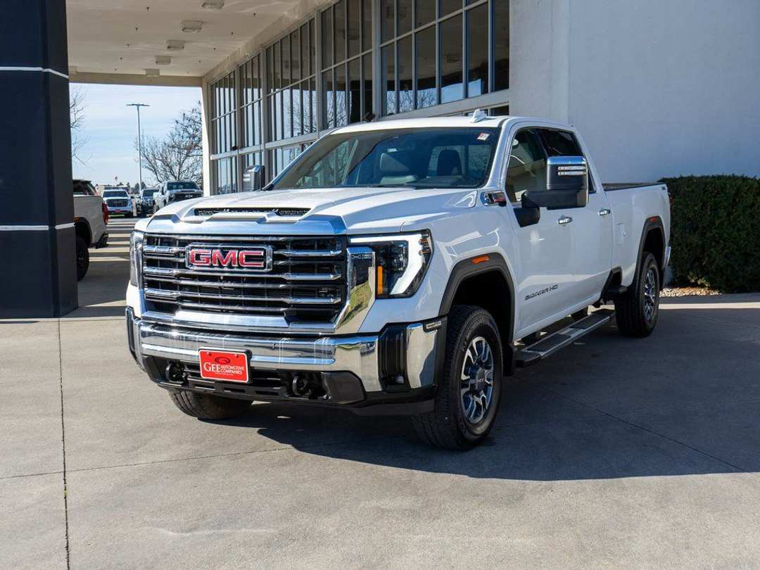 2024 GMC Sierra 3500Hd SLT - Image 3