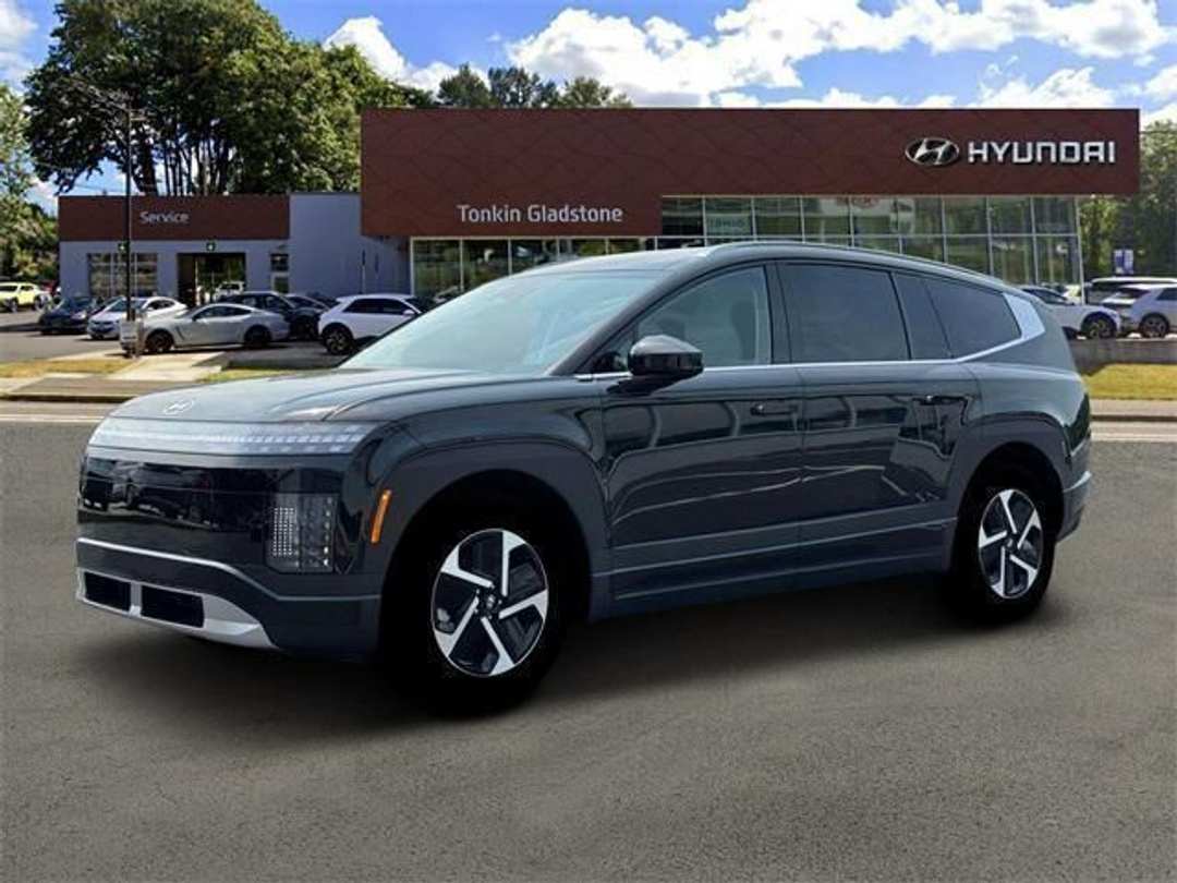 2026 Hyundai Ioniq 9 SE - Image 2