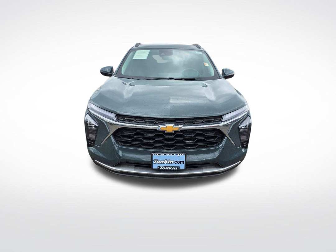 2025 Chevrolet Trax LT - Image 3