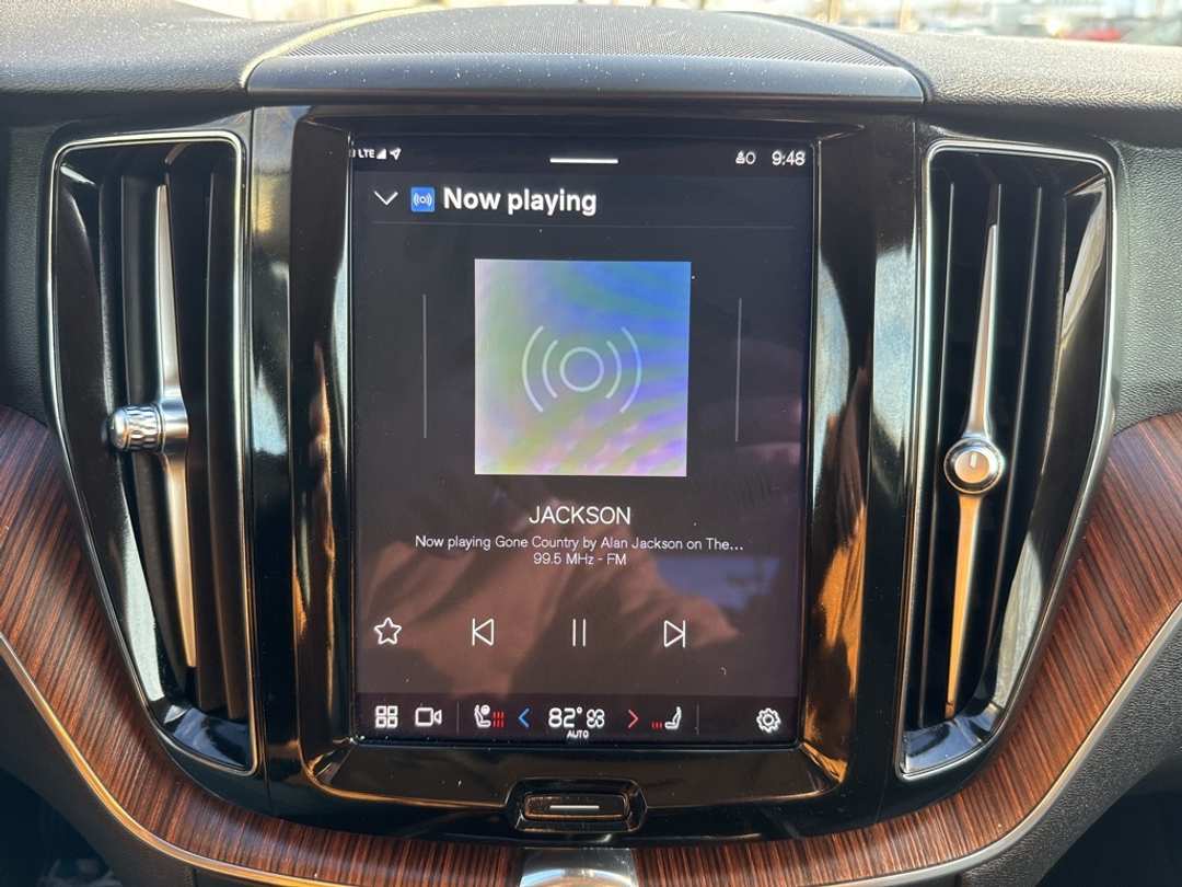 2023 Volvo Xc60 B5 Plus Dark Theme - Image 38