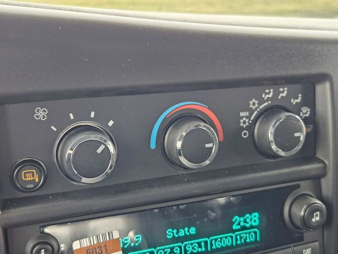 2025 Chevrolet Express 2500 Work - Image 22