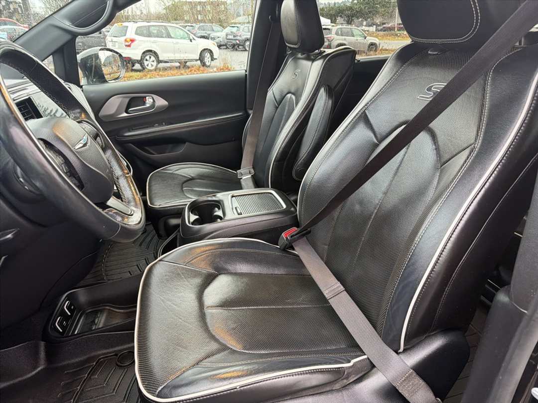 2019 Chrysler Pacifica Limited - Image 14