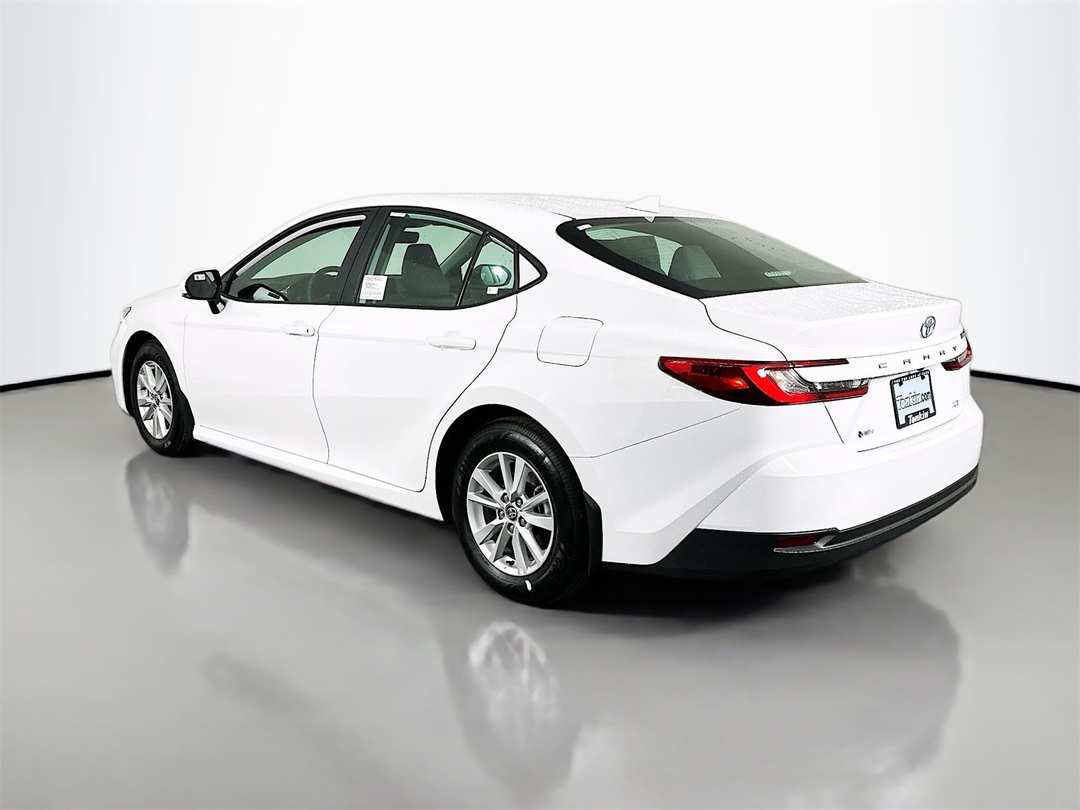 2026 Toyota Camry LE - Image 5