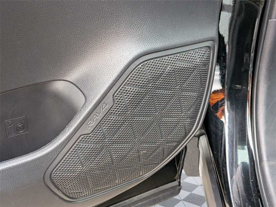 2024 Toyota Rav4 LE - Image 12