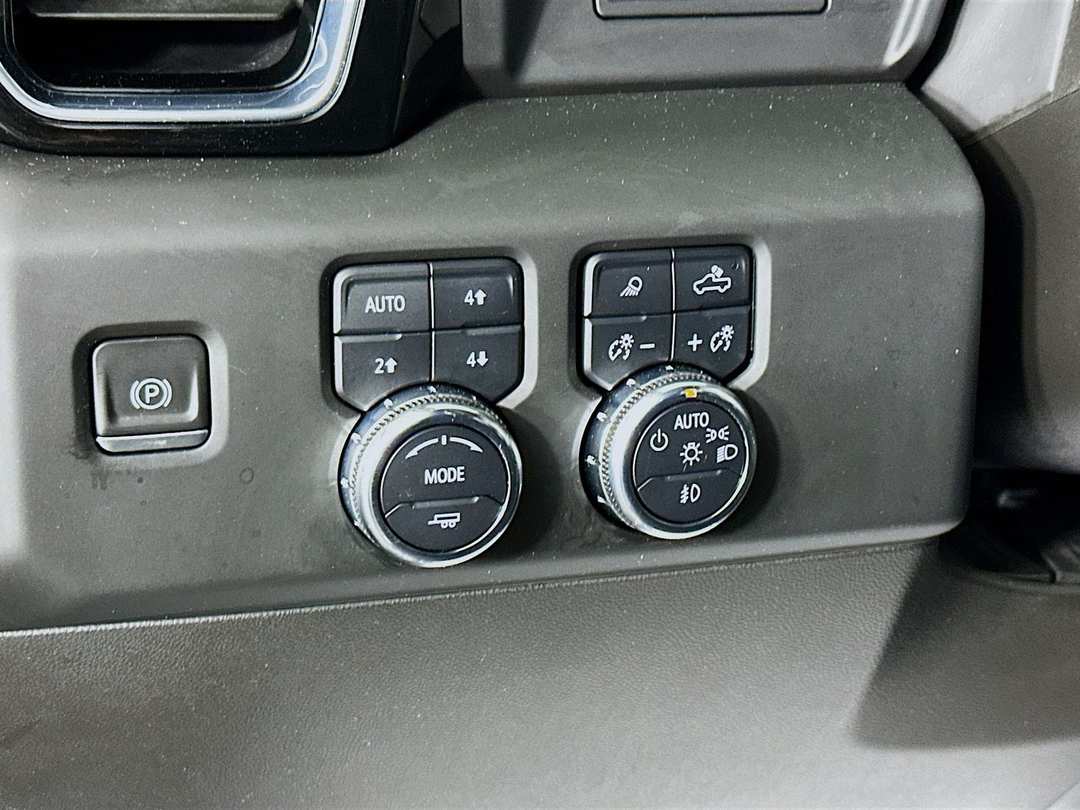 2022 GMC Sierra 1500 Denali - Image 11