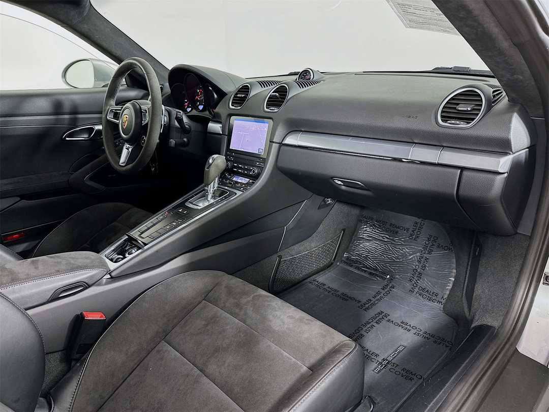 2018 Porsche 718 Cayman GTS - Image 29