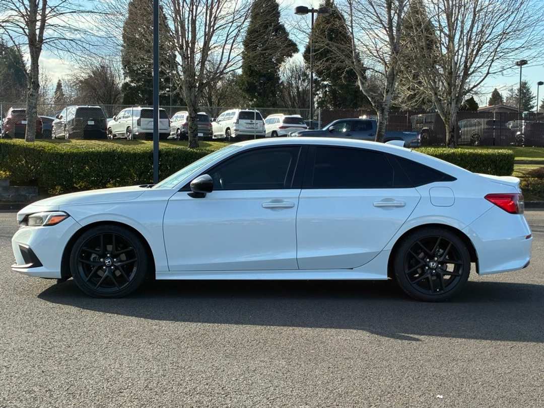 2023 Honda Civic Sport - Image 4