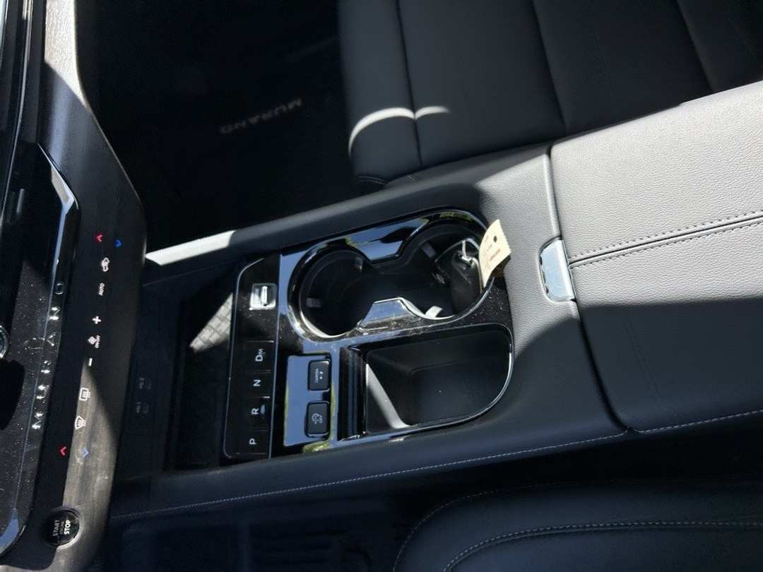 2025 Nissan Murano SL - Image 17