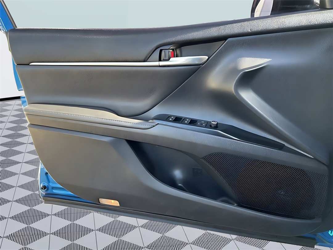 2019 Toyota Camry XSE - Image 21
