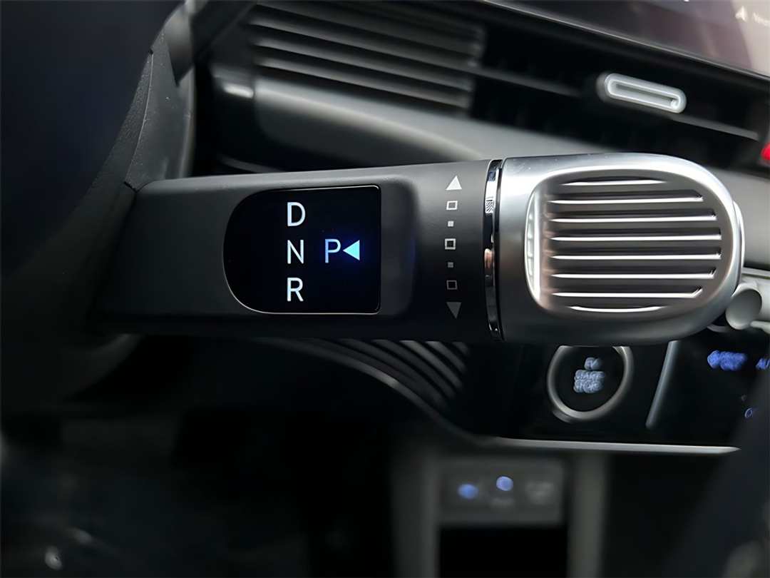 2026 Hyundai Ioniq 5 SEL - Image 17