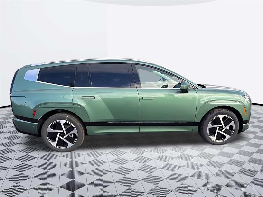 2026 Hyundai Ioniq 9 Performance Calligraphy - Image 5