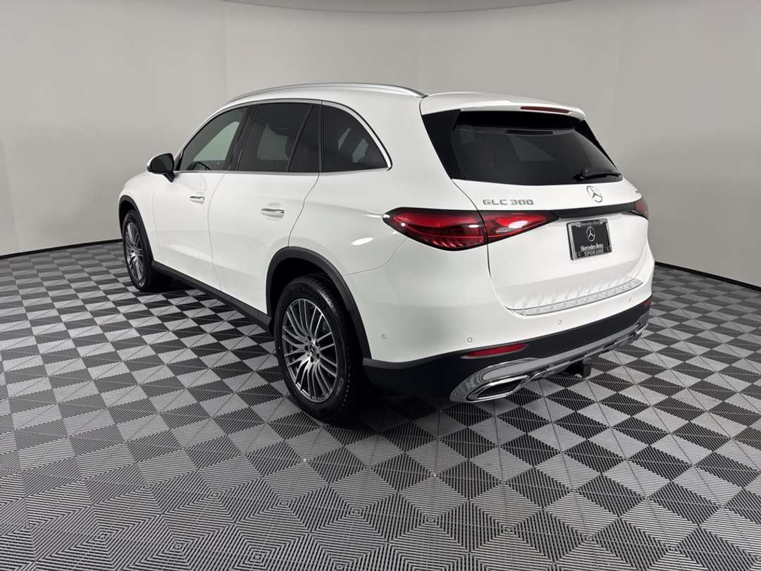 2026 Mercedes-Benz GLC GLC 300 - Image 13