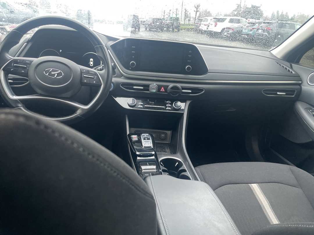 2022 Hyundai Sonata SEL - Image 9