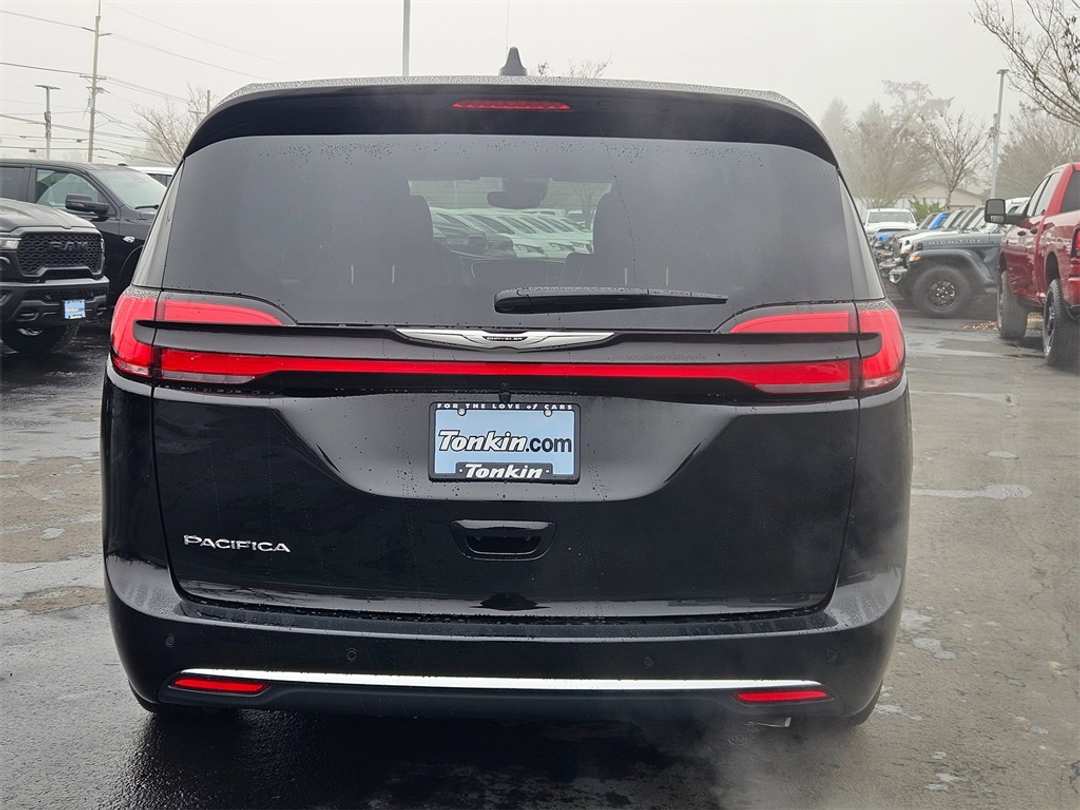 2026 Chrysler Pacifica Select - Image 5