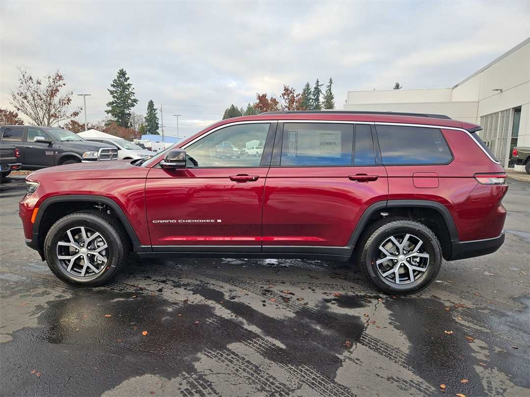 2025 Jeep Grand Cherokee L Limited - Image 3