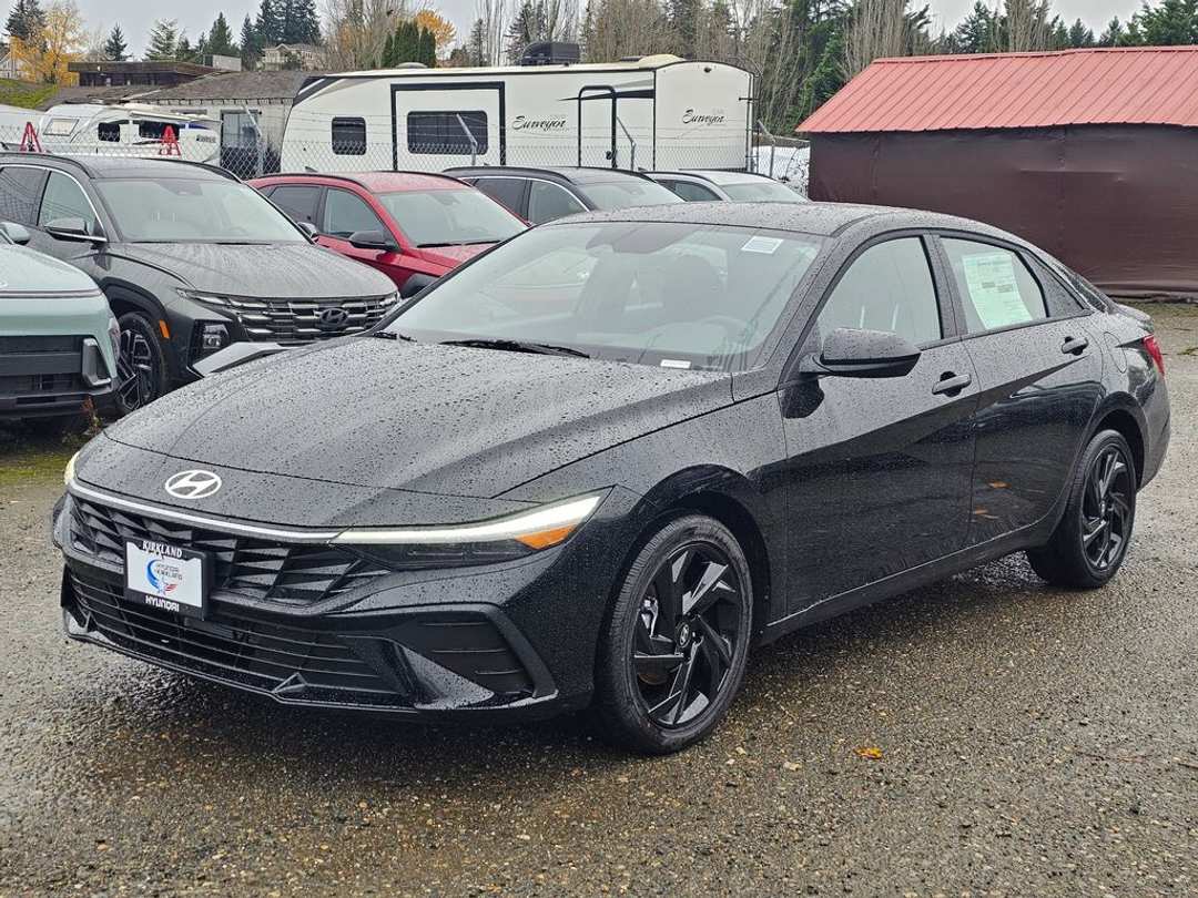 2026 Hyundai Elantra SEL Sport - Image 3