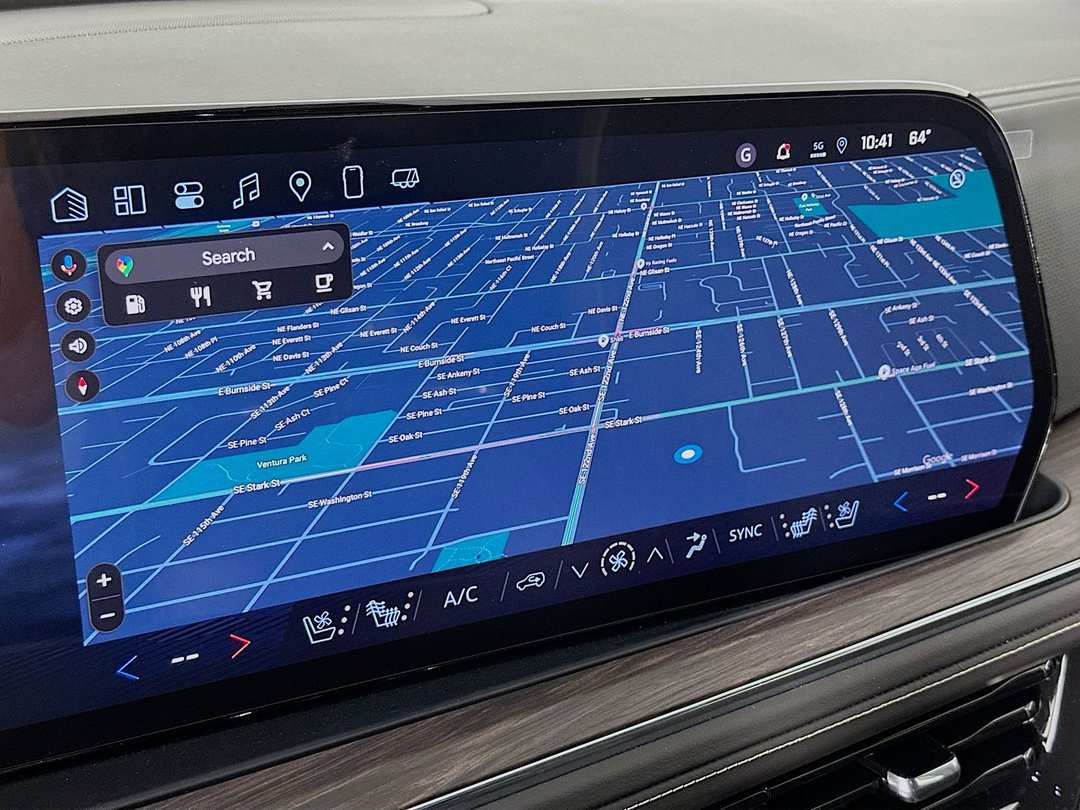 2025 Chevrolet Suburban Premier - Image 14