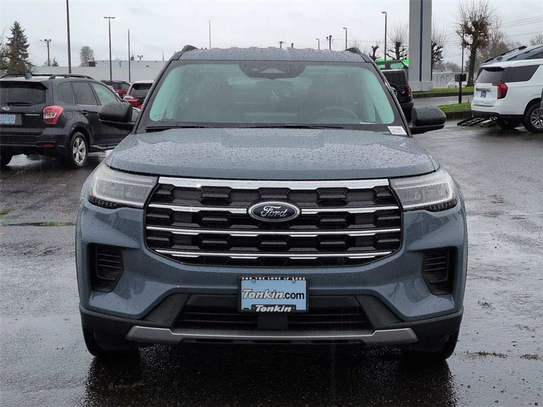 2026 Ford Explorer Active - Image 8