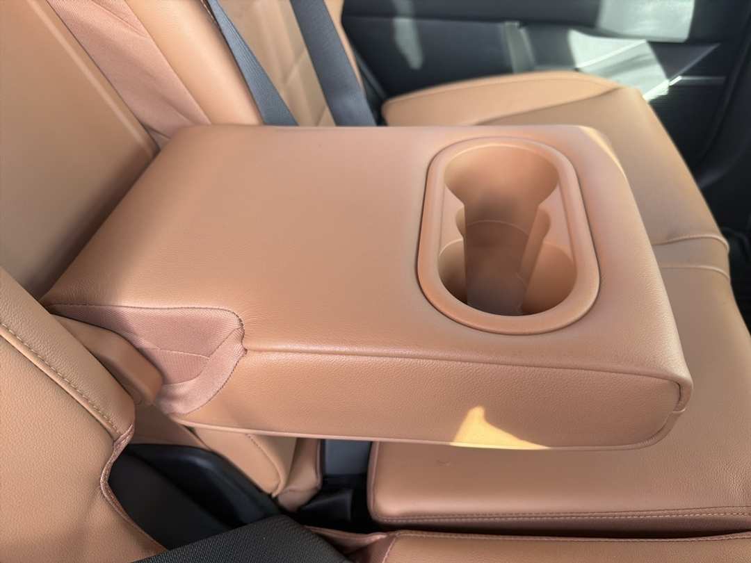 2025 Hyundai Santa Fe Limited - Image 24