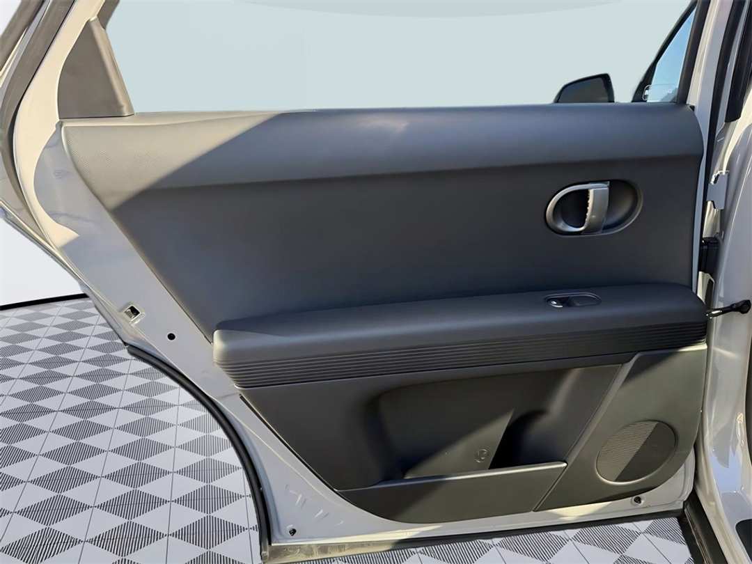 2026 Hyundai Ioniq 5 SE - Image 30