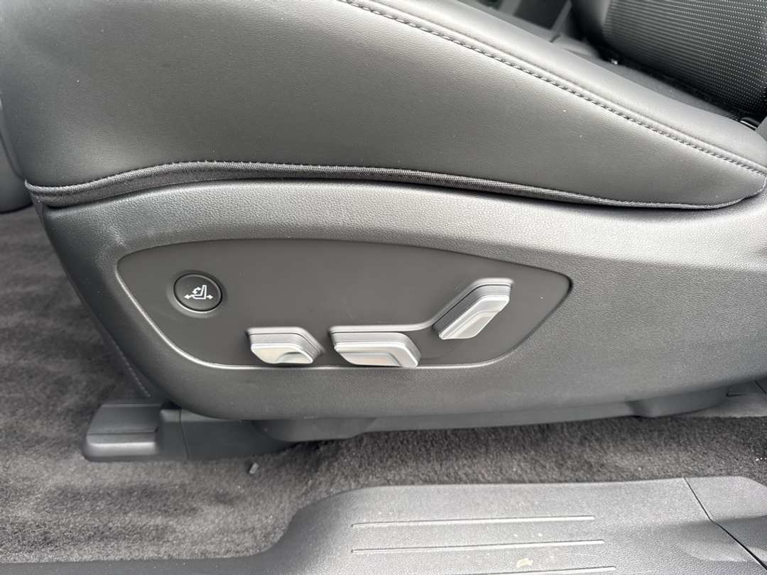 2026 Hyundai Ioniq 9 Performance Calligraphy - Image 44