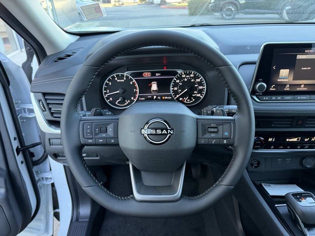 2026 Nissan Rogue Dark Armor - Image 19