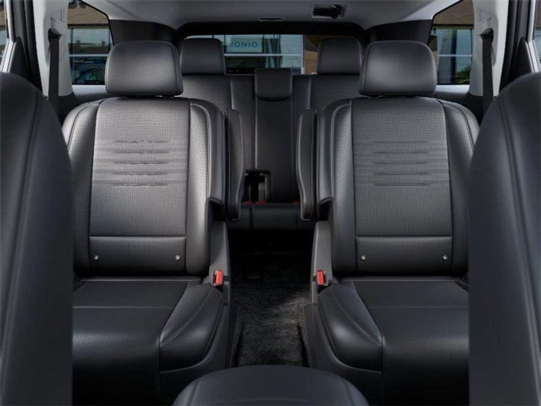 2026 Hyundai Palisade Limited - Image 12