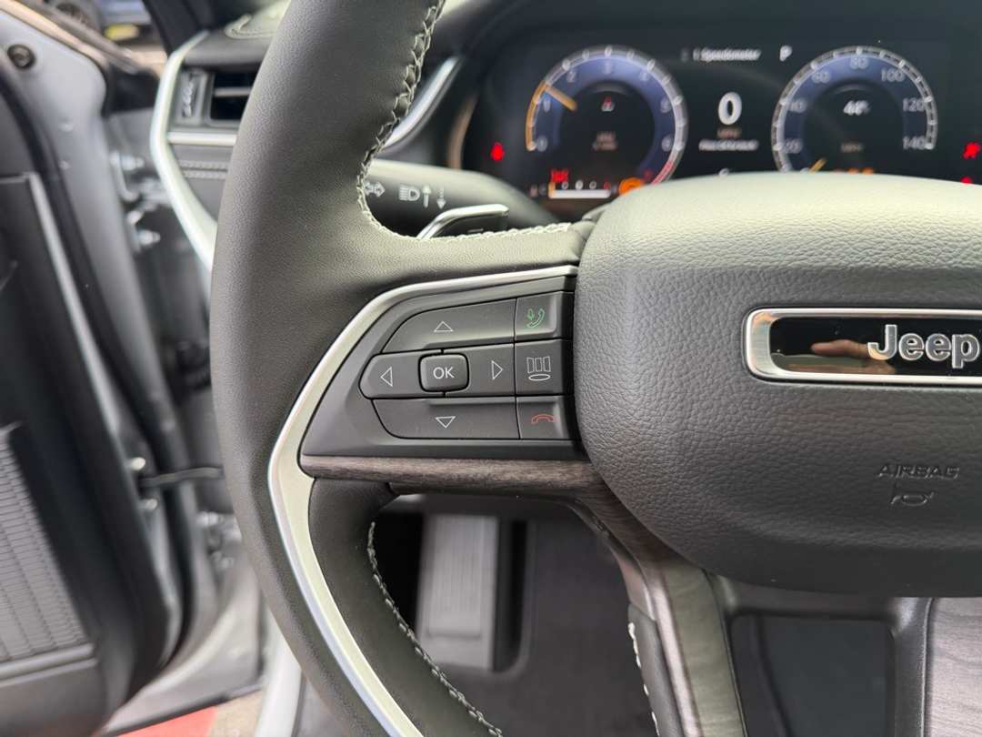 2025 Jeep Grand Cherokee L Limited - Image 18