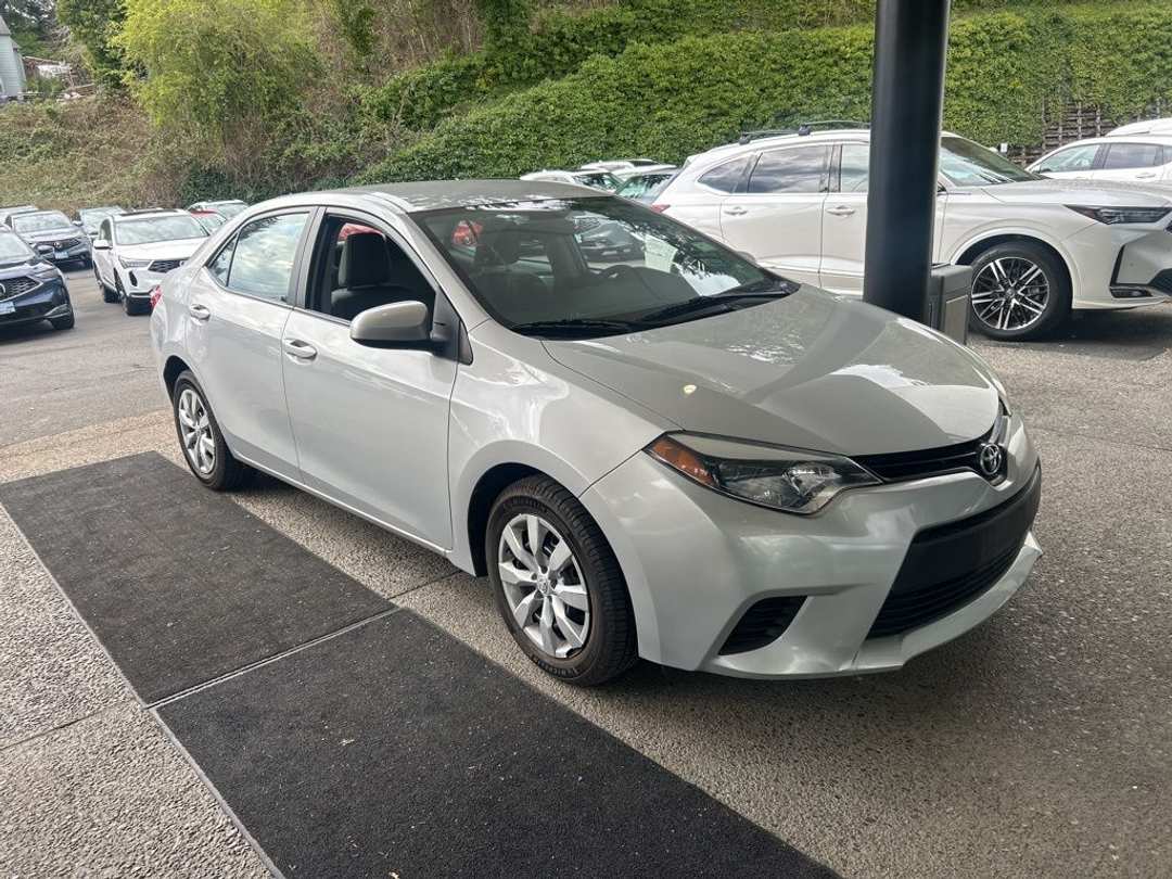 2014 Toyota Corolla LE - Image 2