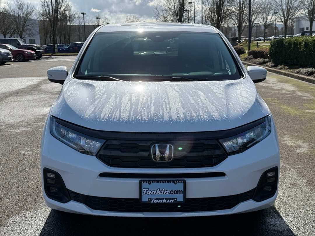 2026 Honda Odyssey Touring - Image 3