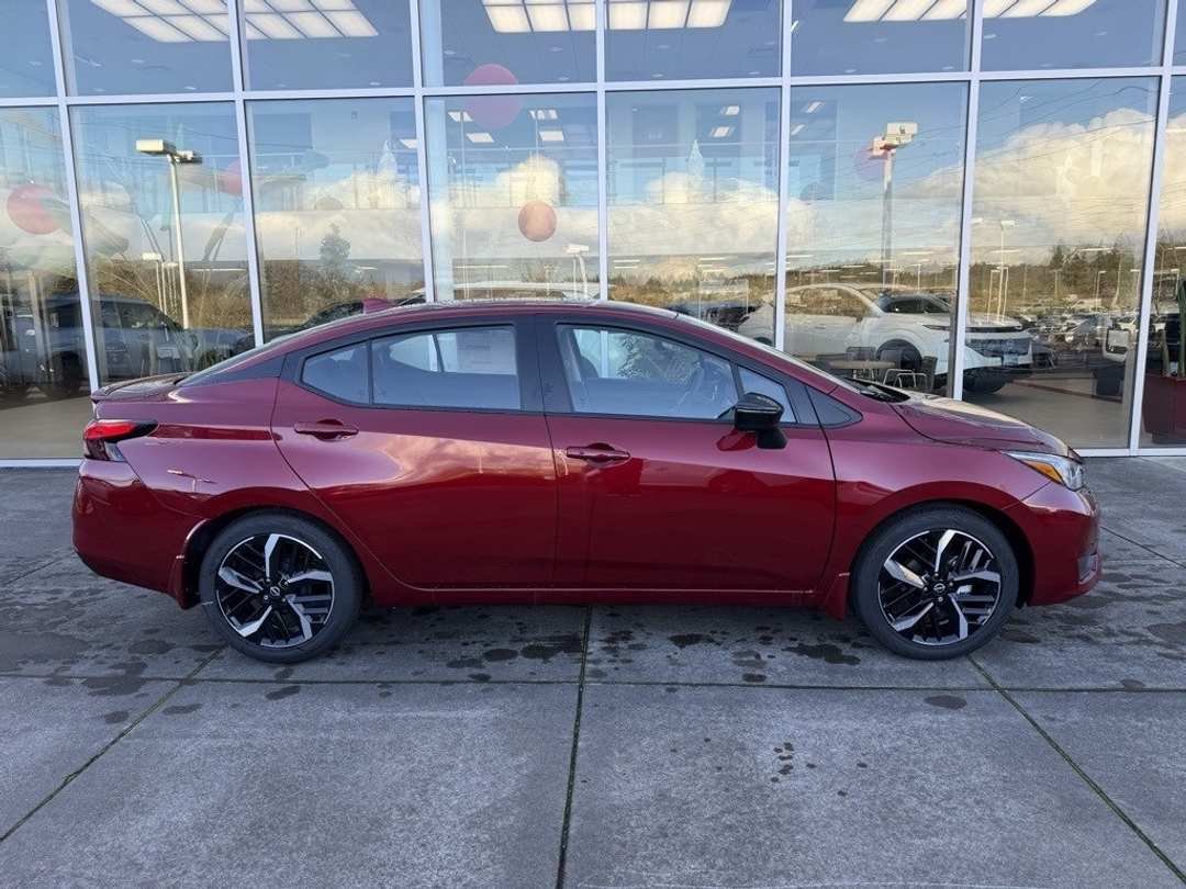 2025 Nissan Versa 1.6 SR - Image 9