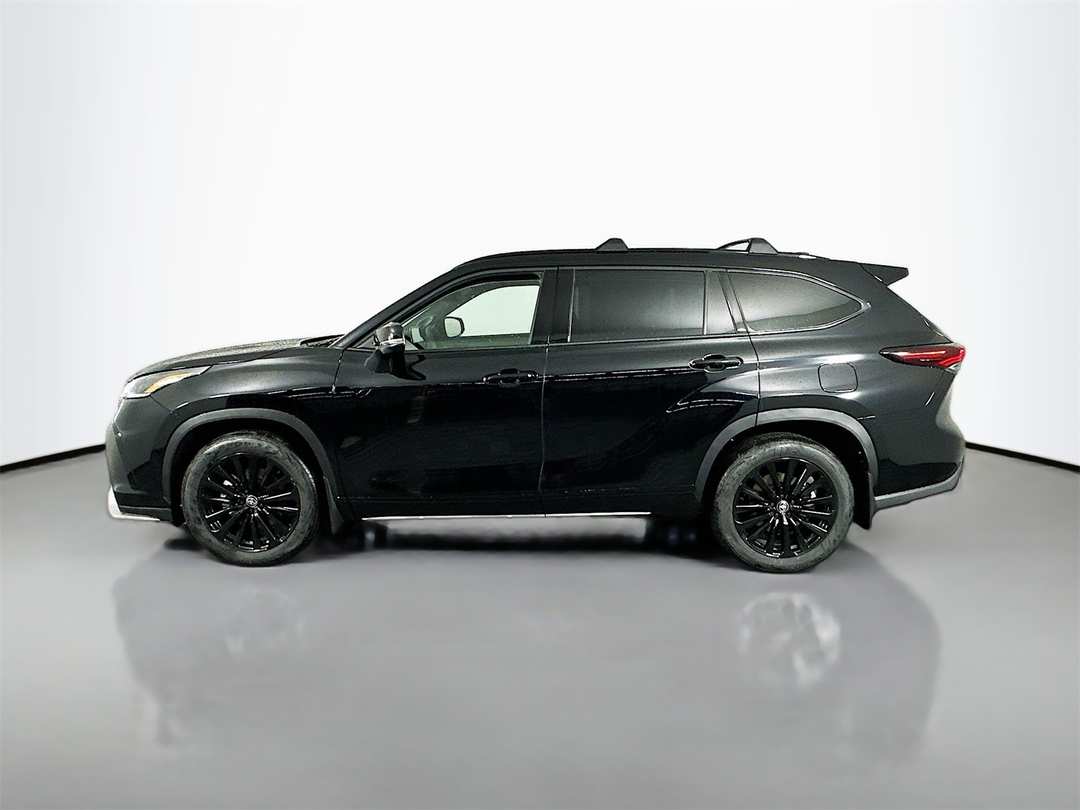 2026 Toyota Highlander XSE - Image 4