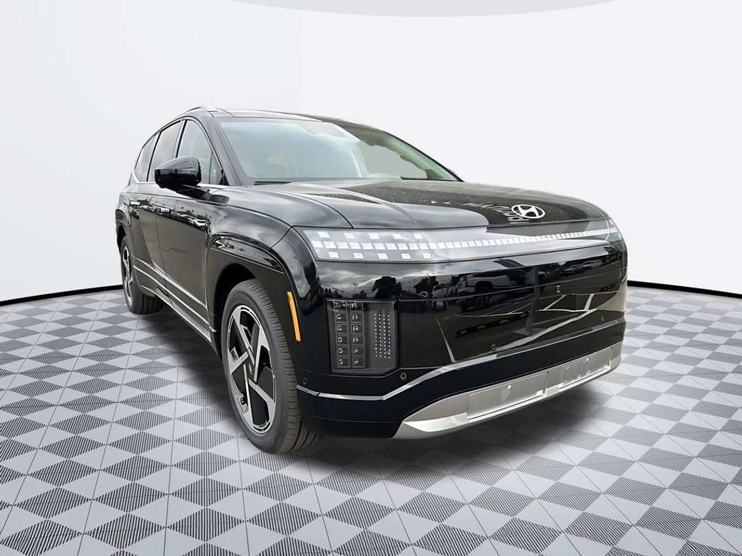 2026 Hyundai Ioniq 9 Performance Limited - Image 2