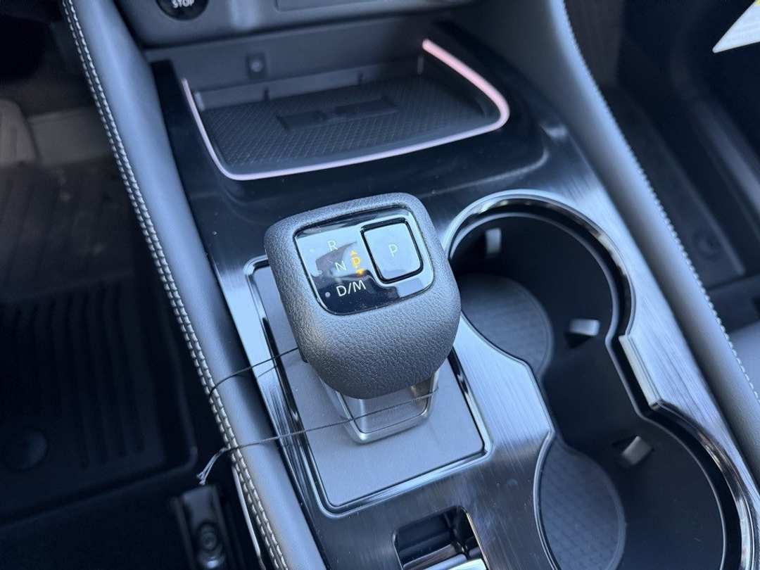 2026 Nissan Rogue Platinum - Image 28