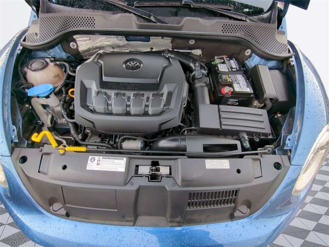 2019 Volkswagen Beetle 2.0T SE - Image 30