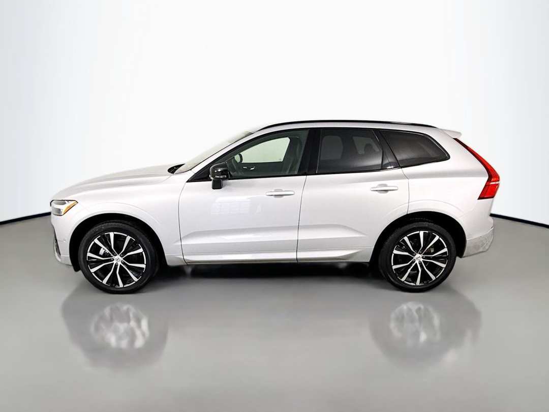 2025 Volvo Xc60 B5 Plus - Image 2