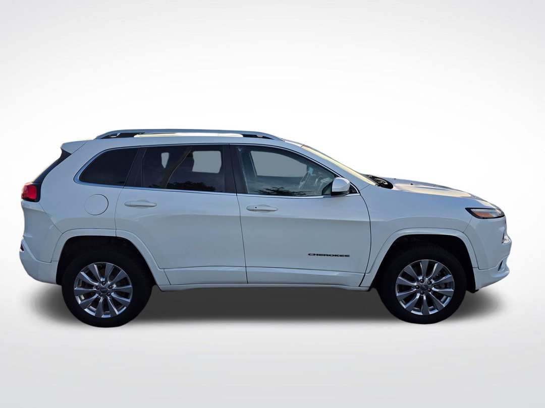 2016 Jeep Cherokee Overland - Image 6