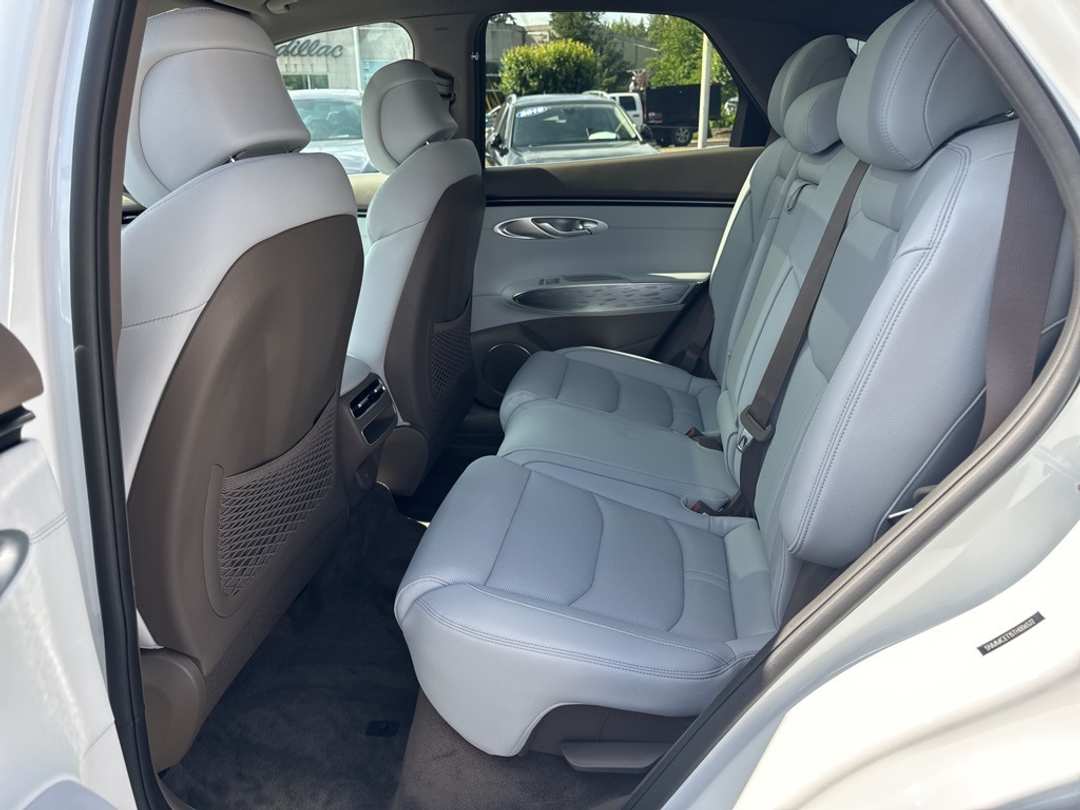 2026 Genesis Electrified Gv70 - Image 41