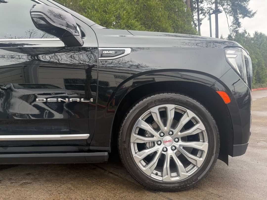 2021 GMC Yukon Denali - Image 3
