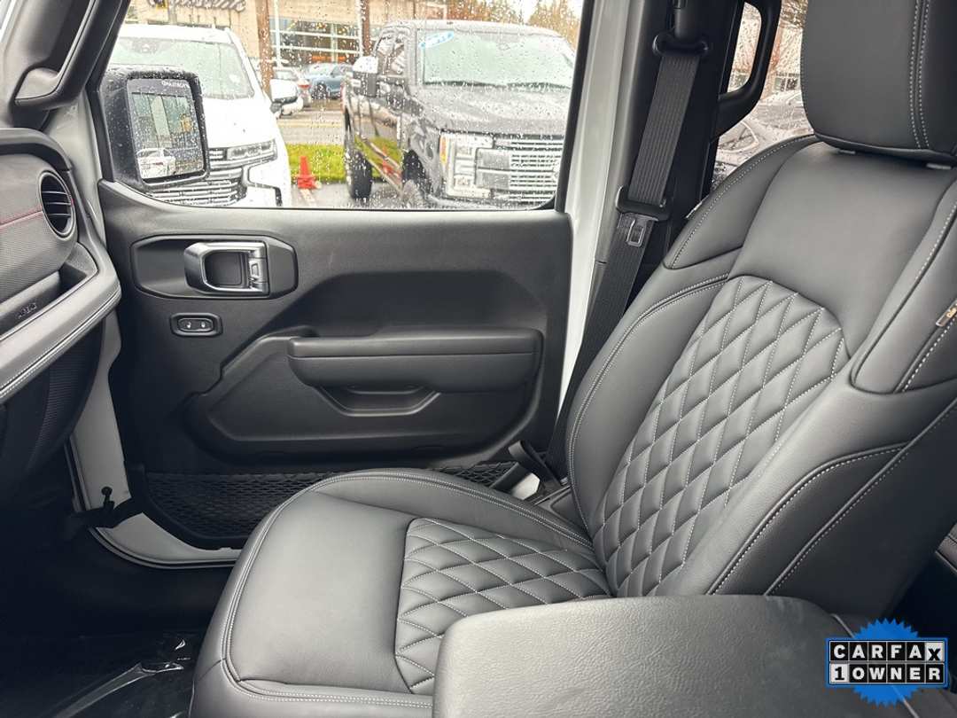 2025 Jeep Gladiator Rubicon - Image 29