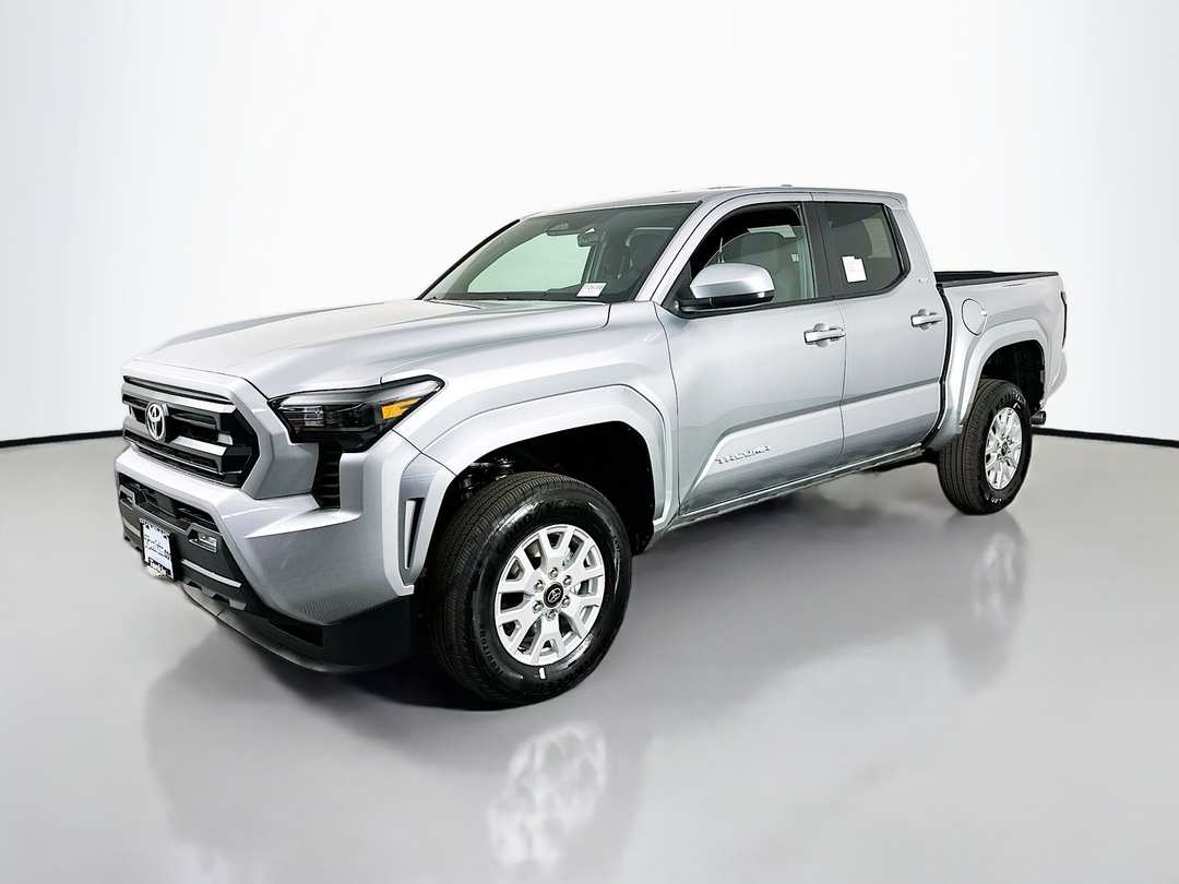2026 Toyota Tacoma SR5 - Image 3