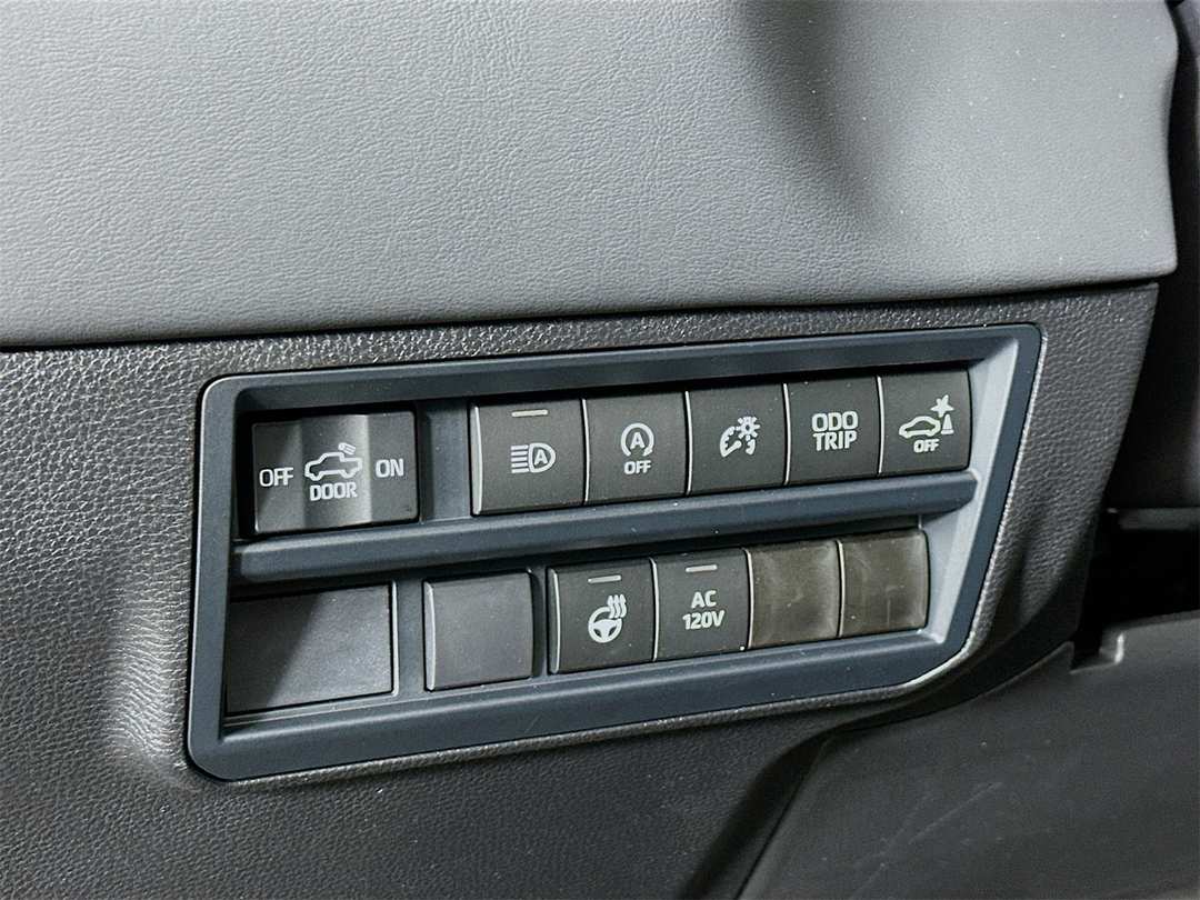 2026 Toyota Tundra Platinum - Image 10