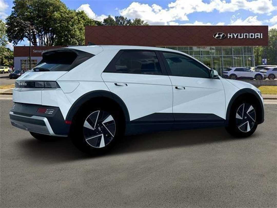 2025 Hyundai Ioniq 5 SE - Image 8