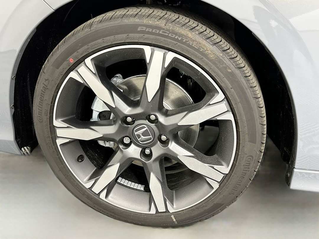 2026 Honda Civic Sport Touring - Image 32