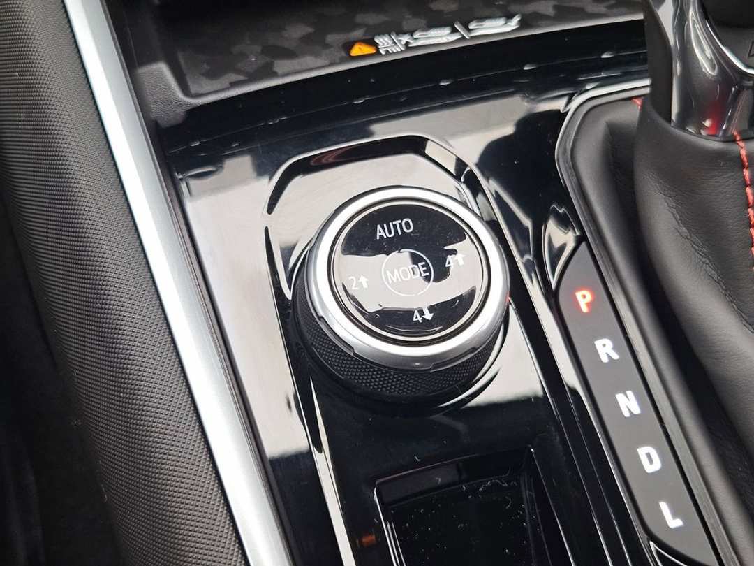 2026 Chevrolet Colorado Z71 - Image 28