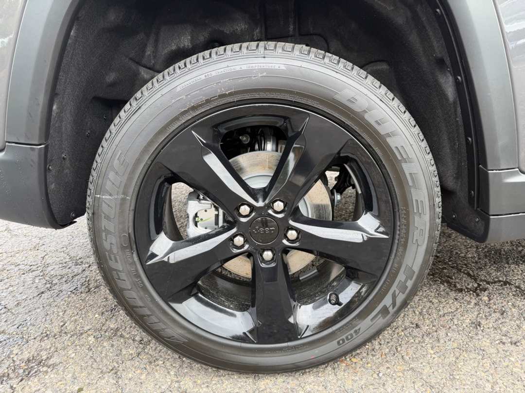 2025 Jeep Grand Cherokee Altitude X - Image 8